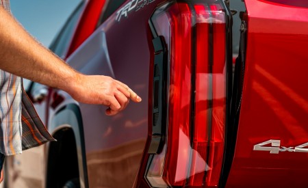 2022 Toyota Tundra Limited Detail Wallpapers 450x275 (12)