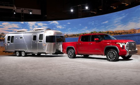 2022 Toyota Tundra Limited Front Three-Quarter Wallpapers  450x275 (55)