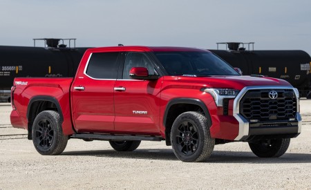 2022 Toyota Tundra Limited Front Three-Quarter Wallpapers 450x275 (30)