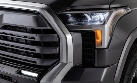 2022 Toyota Tundra Limited Headlight Wallpapers 450x275 (96)
