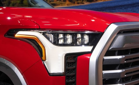 2022 Toyota Tundra Limited Headlight Wallpapers 450x275 (65)