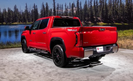 2022 Toyota Tundra Limited Rear Three-Quarter Wallpapers 450x275 (64)