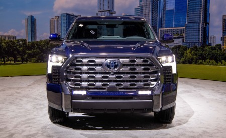2022 Toyota Tundra Platinum Front Wallpapers 450x275 (23)