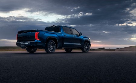 2022 Toyota Tundra Platinum Rear Three-Quarter Wallpapers 450x275 (14)