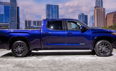 2022 Toyota Tundra Platinum Side Wallpapers 450x275 (24)