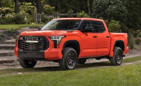 2022 Toyota Tundra TRD Pro Front Three-Quarter Wallpapers  450x275 (33)
