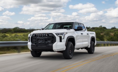 2022 Toyota Tundra TRD Pro Front Three-Quarter Wallpapers 450x275 (3)