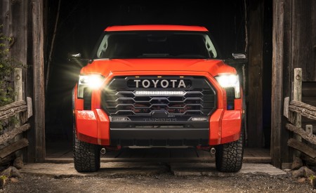 2022 Toyota Tundra TRD Pro Front Wallpapers 450x275 (42)