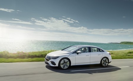 2023 Mercedes-Benz EQE 350 Electric Art Line Front Three-Quarter Wallpapers 450x275 (32)