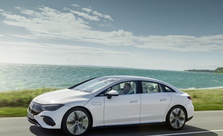 2023 Mercedes-Benz EQE 350 Electric Art Line Front Three-Quarter Wallpapers 450x275 (33)