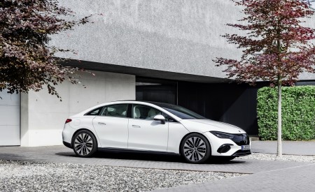 2023 Mercedes-Benz EQE 350 Electric Art Line Front Three-Quarter Wallpapers 450x275 (47)
