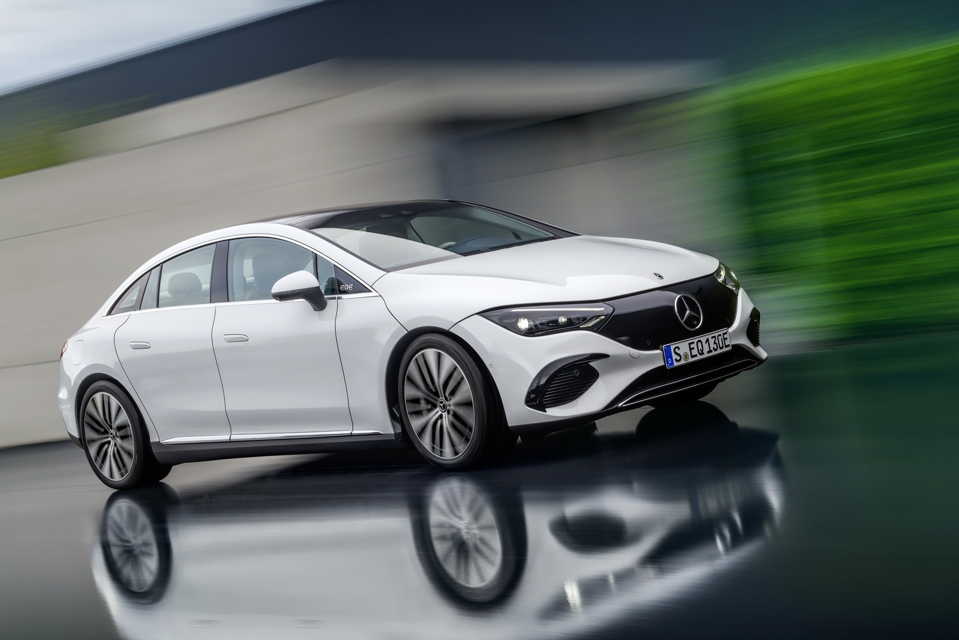 2023 Mercedes-Benz EQE 350 Electric Art Line Front Three-Quarter Wallpapers #40 of 101