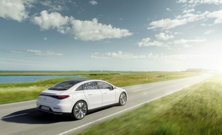 2023 Mercedes-Benz EQE 350 Electric Art Line Rear Three-Quarter Wallpapers 450x275 (35)