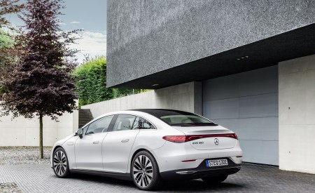 2023 Mercedes-Benz EQE 350 Electric Art Line Rear Three-Quarter Wallpapers 450x275 (48)
