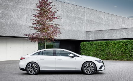 2023 Mercedes-Benz EQE 350 Electric Art Line Side Wallpapers 450x275 (49)