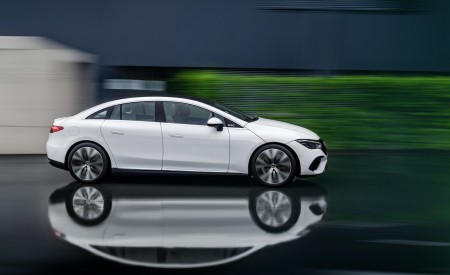 2023 Mercedes-Benz EQE 350 Electric Art Line Side Wallpapers 450x275 (43)