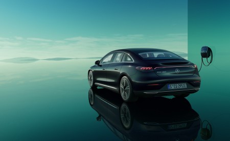 2023 Mercedes-Benz EQE Rear Three-Quarter Wallpapers 450x275 (85)