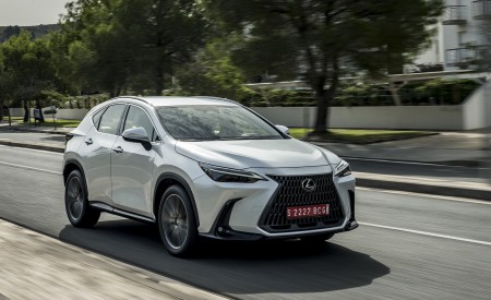 2021 Lexus NX 250 (Euro-Spec) Front Three-Quarter Wallpapers 450x275 (16)
