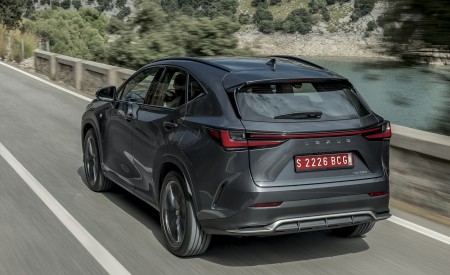 2021 Lexus NX 350 (Euro-Spec) Rear Three-Quarter Wallpapers 450x275 (28)