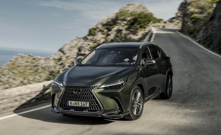 2021 Lexus NX 450h+ (Euro-Spec) Front Three-Quarter Wallpapers 450x275 (80)