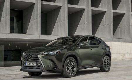 2021 Lexus NX 450h+ (Euro-Spec) Front Three-Quarter Wallpapers 450x275 (117)