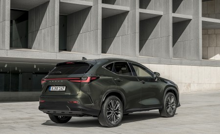 2021 Lexus NX 450h+ (Euro-Spec) Rear Three-Quarter Wallpapers 450x275 (120)
