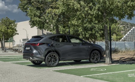 2021 Lexus NX 450h+ (Euro-Spec) Rear Three-Quarter Wallpapers 450x275 (48)