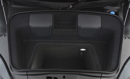 2022 Audi R8 Coupe V10 Performance RWD (UK-Spec) Front Cargo Area Wallpapers 450x275 (89)