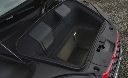 2022 Audi R8 Coupe V10 Performance RWD (UK-Spec) Front Cargo Area Wallpapers 450x275 (90)