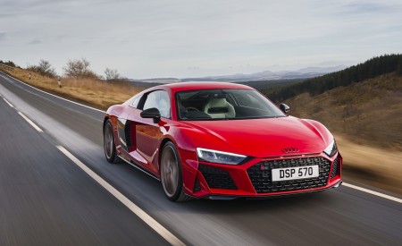 2022 Audi R8 Coupe V10 Performance RWD (UK-Spec) Front Three-Quarter Wallpapers 450x275 (32)