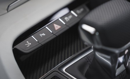 2022 Audi R8 Coupe V10 Performance RWD (UK-Spec) Interior Detail Wallpapers 450x275 (112)