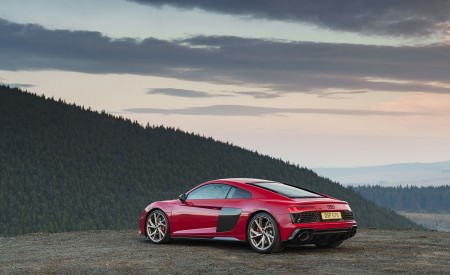 2022 Audi R8 Coupe V10 Performance RWD (UK-Spec) Rear Three-Quarter Wallpapers 450x275 (52)
