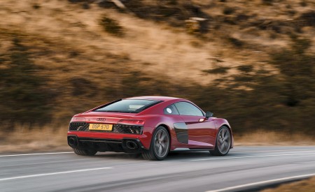 2022 Audi R8 Coupe V10 Performance RWD (UK-Spec) Rear Three-Quarter Wallpapers 450x275 (4)