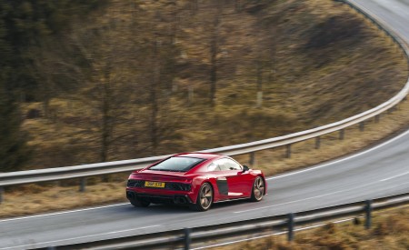 2022 Audi R8 Coupe V10 Performance RWD (UK-Spec) Rear Three-Quarter Wallpapers 450x275 (9)