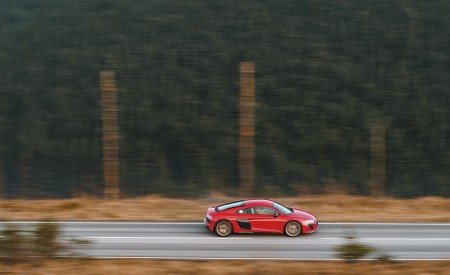 2022 Audi R8 Coupe V10 Performance RWD (UK-Spec) Side Wallpapers 450x275 (41)