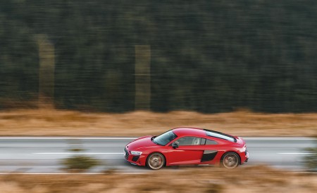 2022 Audi R8 Coupe V10 Performance RWD (UK-Spec) Side Wallpapers 450x275 (42)