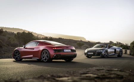 2022 Audi R8 Coupe V10 Performance RWD and R8 V10 Spyder RWD Wallpapers 450x275 (150)