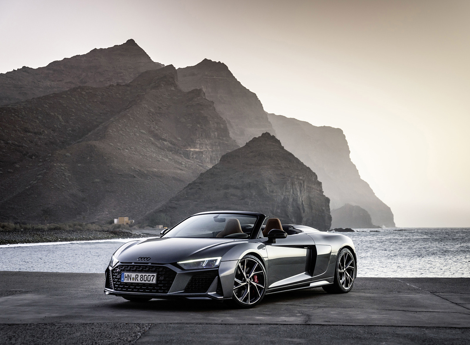 2022 Audi R8 Spyder V10 Performance RWD (Color: Daytona Gray Metallic) Front Three-Quarter Wallpapers (13)