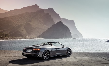 2022 Audi R8 Spyder V10 Performance RWD (Color: Daytona Gray Metallic) Rear Three-Quarter Wallpapers 450x275 (18)