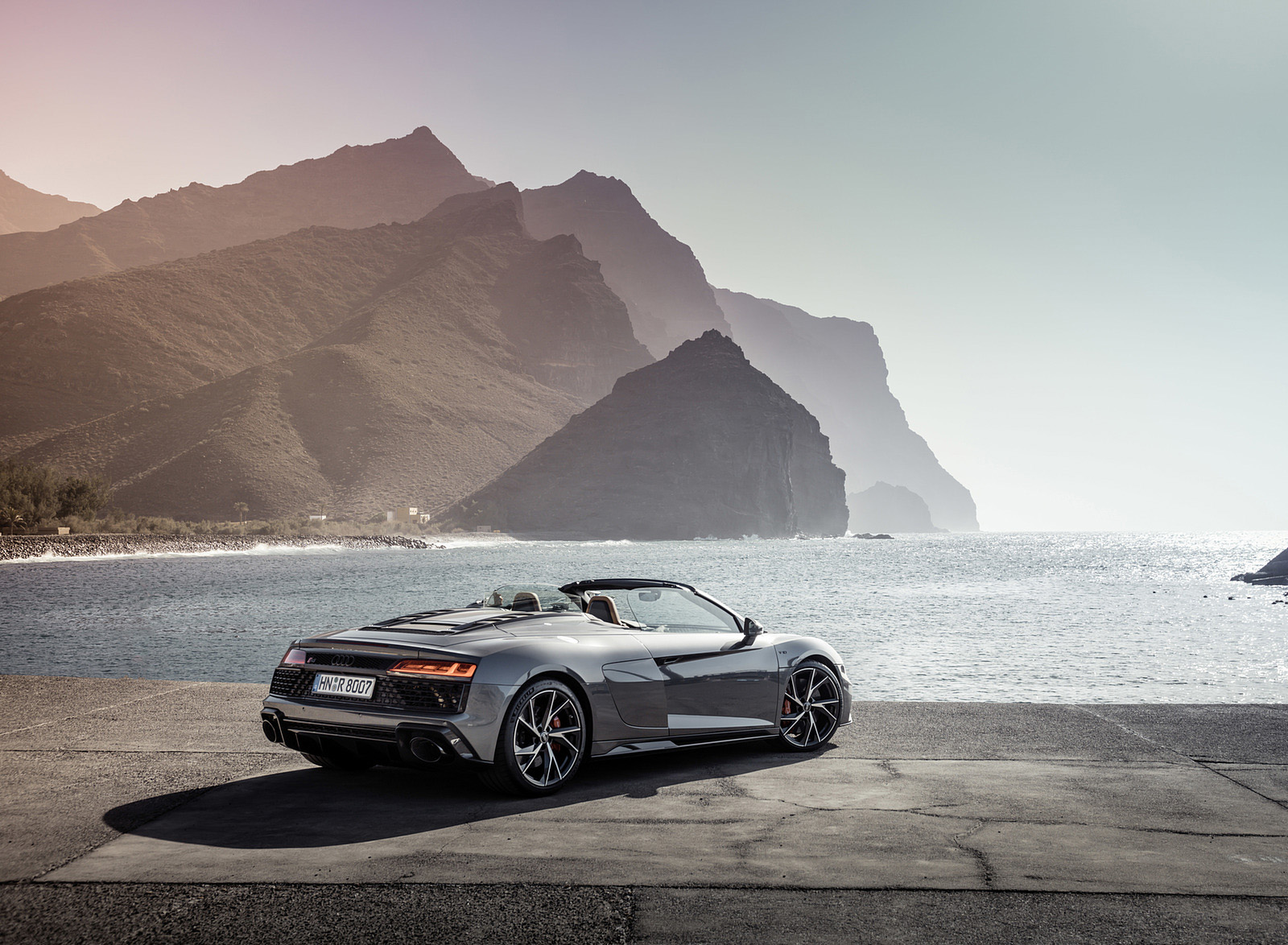 2022 Audi R8 Spyder V10 Performance RWD (Color: Daytona Gray Metallic) Rear Three-Quarter Wallpapers (14)