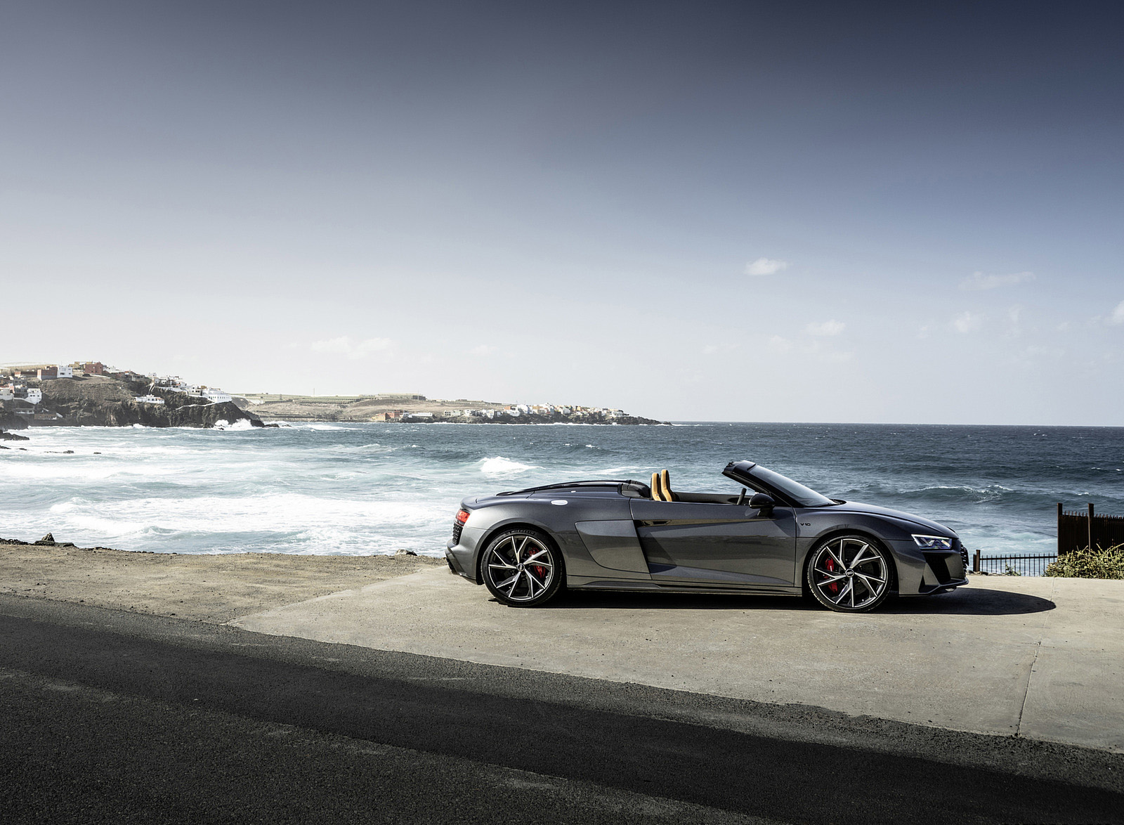 2022 Audi R8 Spyder V10 Performance RWD (Color: Daytona Gray Metallic) Side Wallpapers #19 of 40