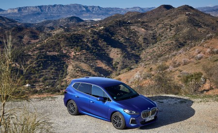 2022 BMW 2 Series 223i Active Tourer Front Three-Quarter Wallpapers 450x275 (52)