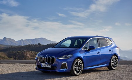 2022 BMW 2 Series 223i Active Tourer Front Three-Quarter Wallpapers  450x275 (44)
