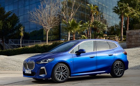 2022 BMW 2 Series 223i Active Tourer Front Three-Quarter Wallpapers 450x275 (65)