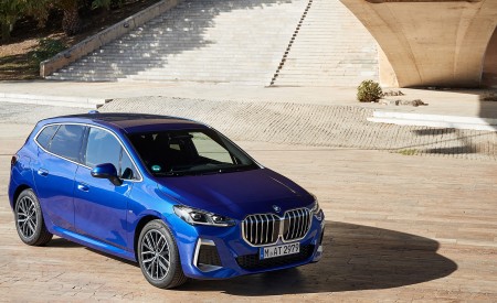 2022 BMW 2 Series 223i Active Tourer Front Three-Quarter Wallpapers 450x275 (63)