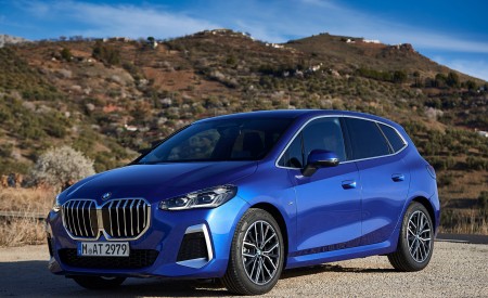 2022 BMW 2 Series 223i Active Tourer Front Three-Quarter Wallpapers 450x275 (53)