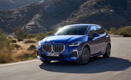 2022 BMW 2 Series 223i Active Tourer Front Three-Quarter Wallpapers 450x275 (18)