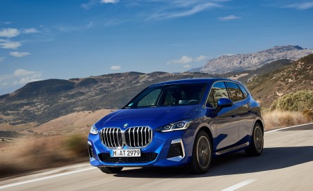 2022 BMW 2 Series 223i Active Tourer Front Three-Quarter Wallpapers 450x275 (2)