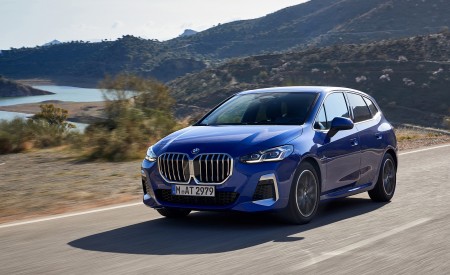 2022 BMW 2 Series 223i Active Tourer Front Three-Quarter Wallpapers 450x275 (19)