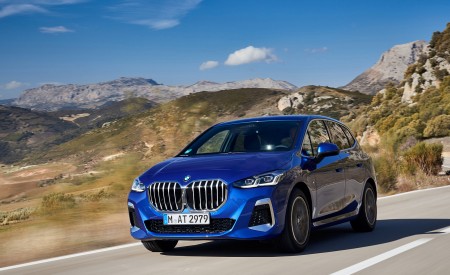 2022 BMW 2 Series 223i Active Tourer Front Three-Quarter Wallpapers 450x275 (3)